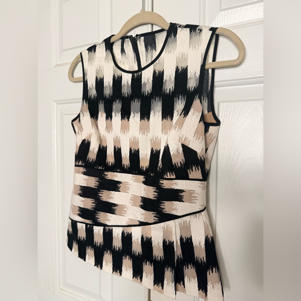 BCBGMaxAzria Black and Cream Patterned Blouse
